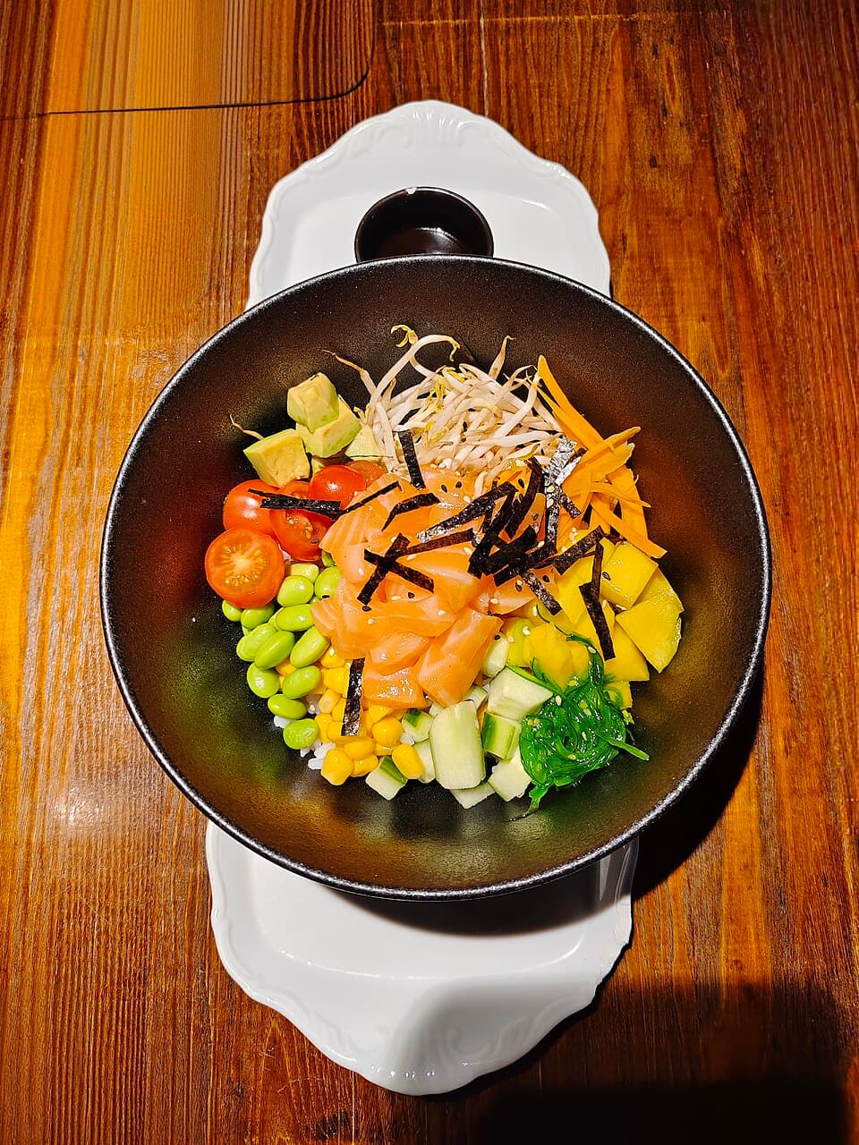 Poke bowl au tofu mariné et edamame