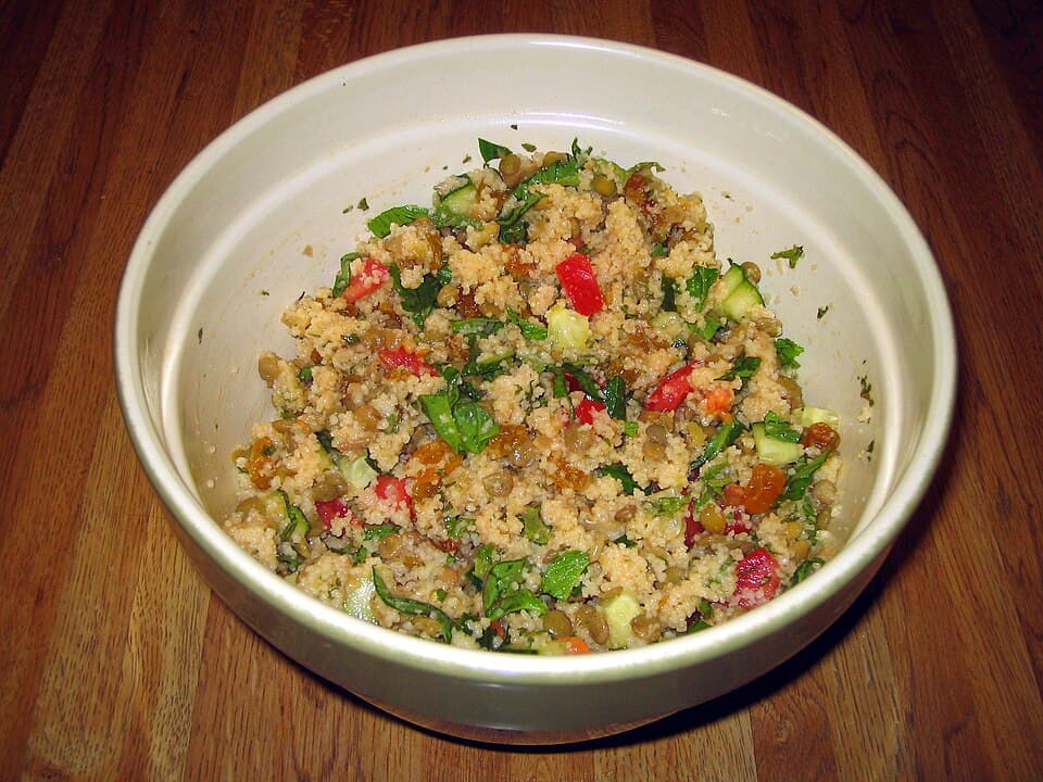 Salade de lentilles vertes, thon et œuf mollet