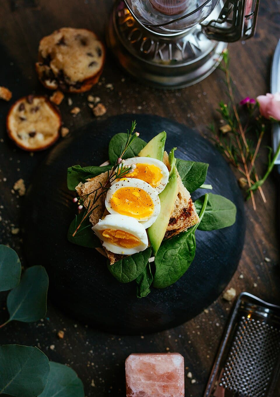 Toast avocat & œuf mollet