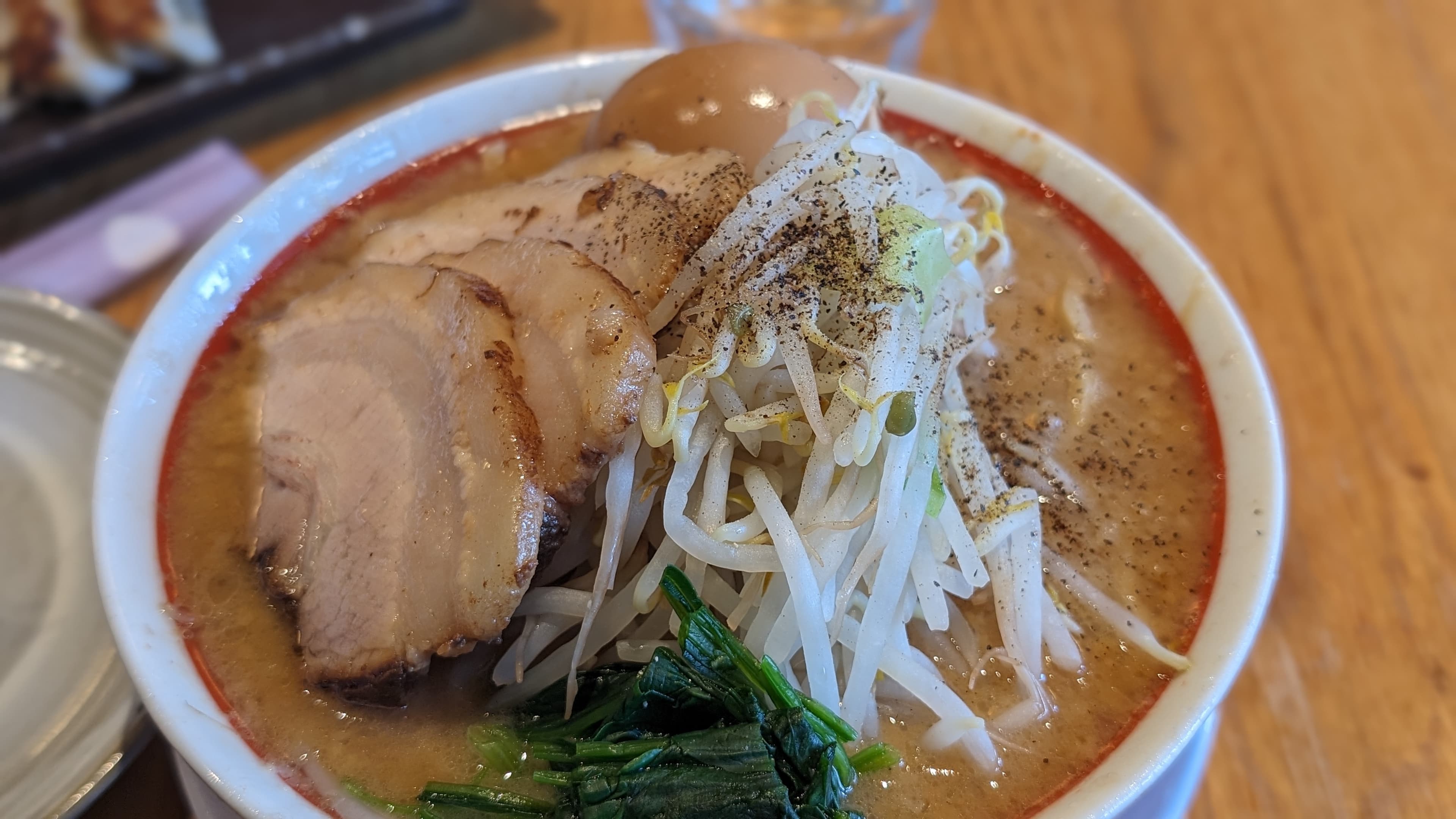 Ramen shoyu au poulet et œuf mariné